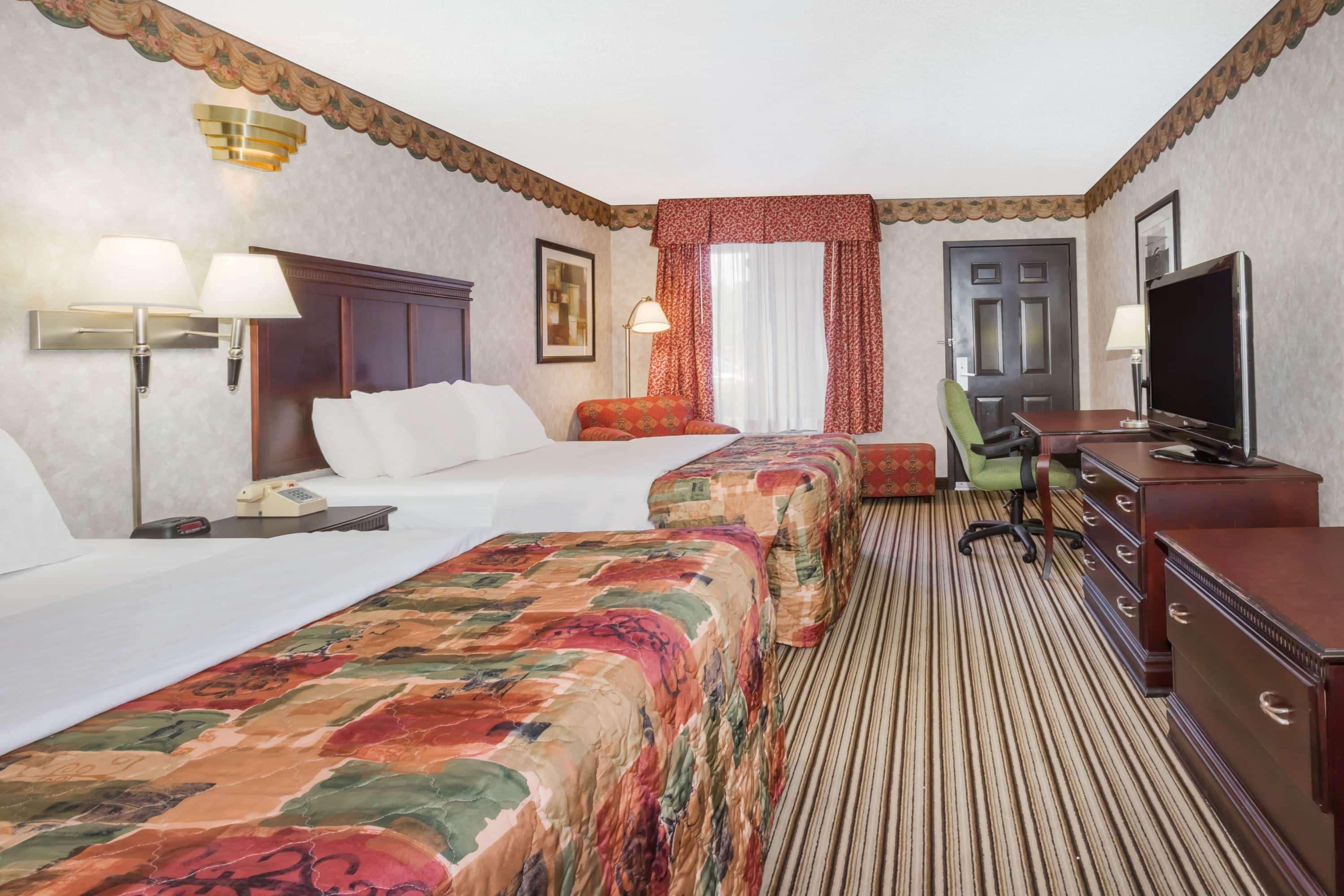 Days Inn - Oneonta Bagian luar foto