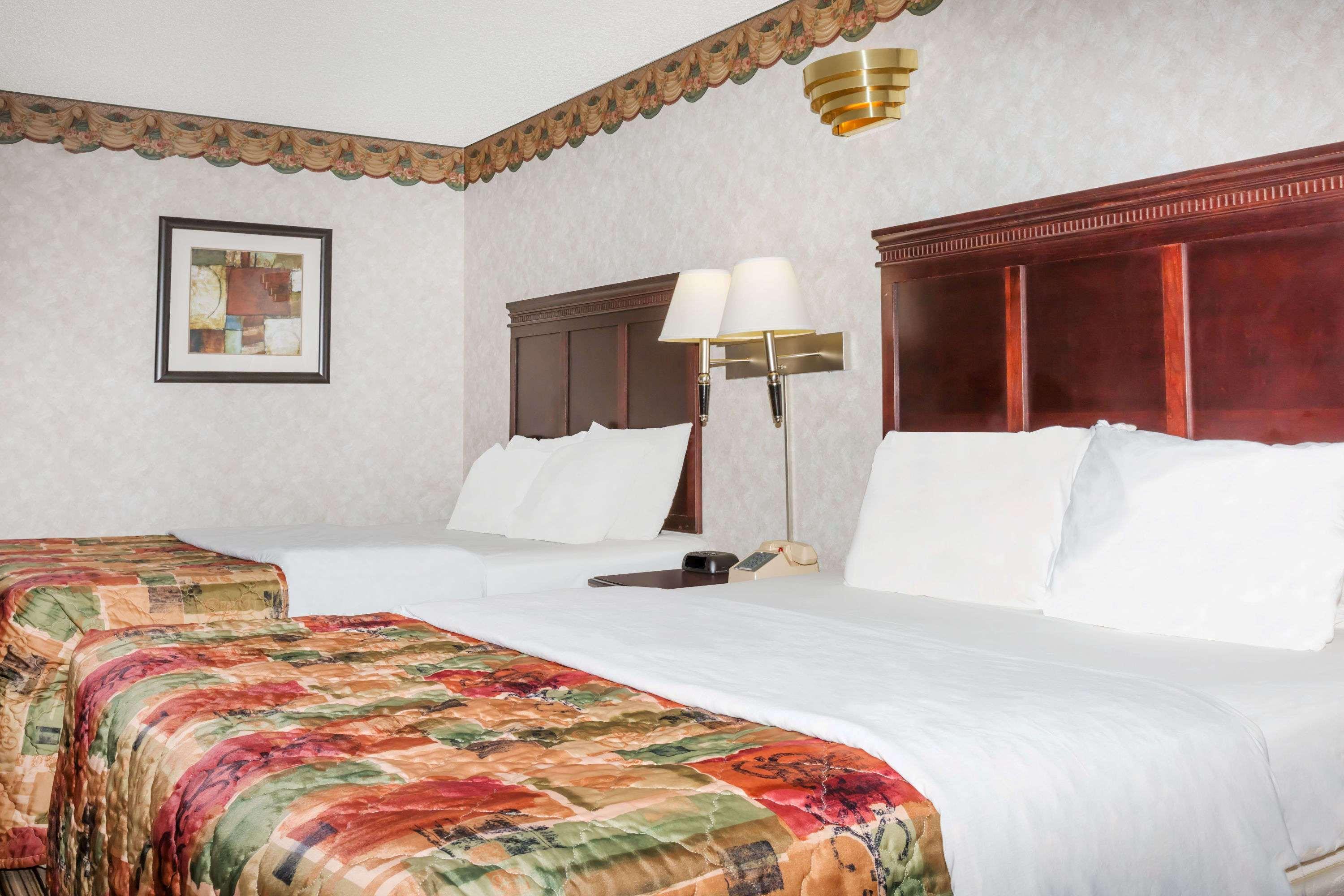 Days Inn - Oneonta Bagian luar foto