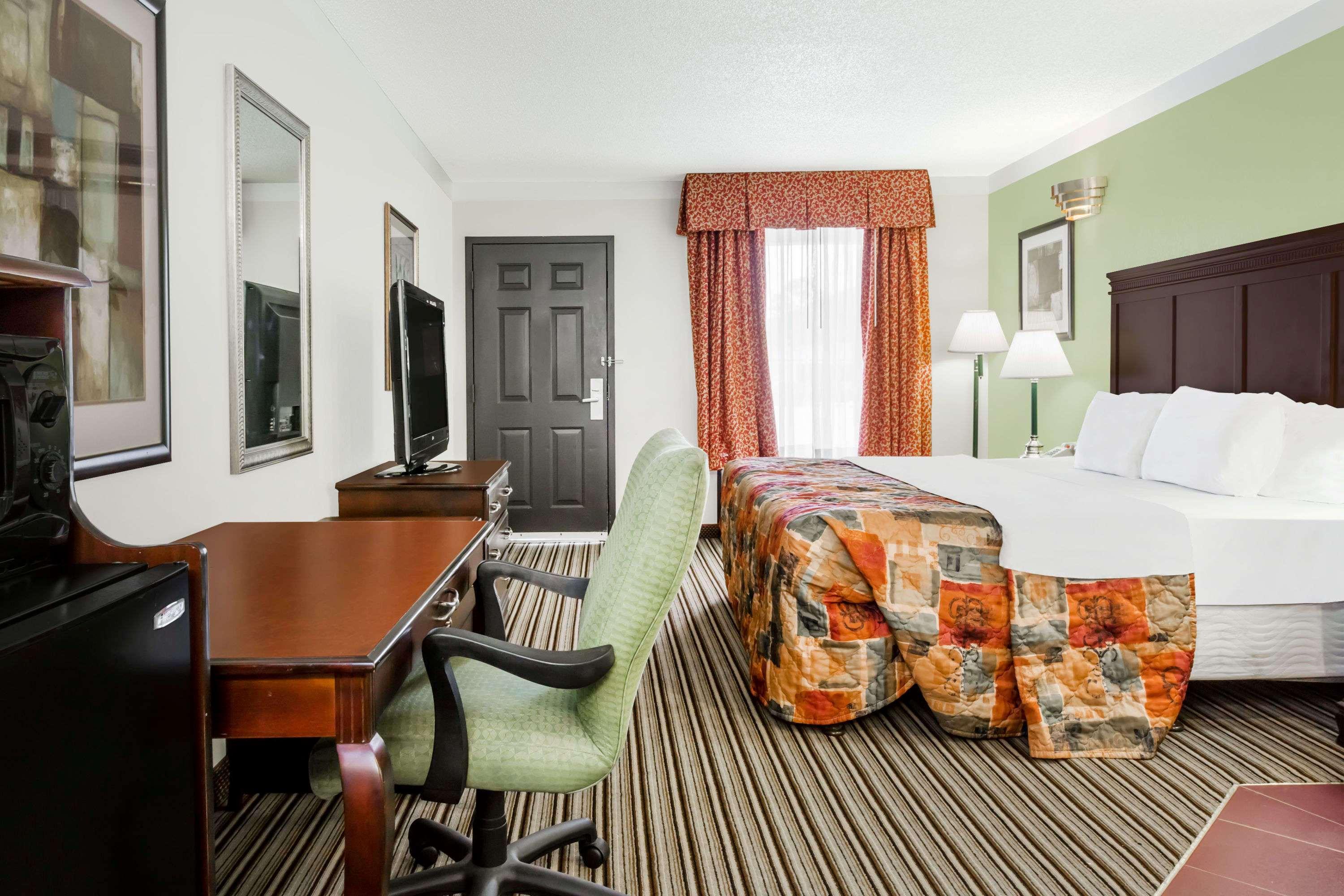 Days Inn - Oneonta Bagian luar foto