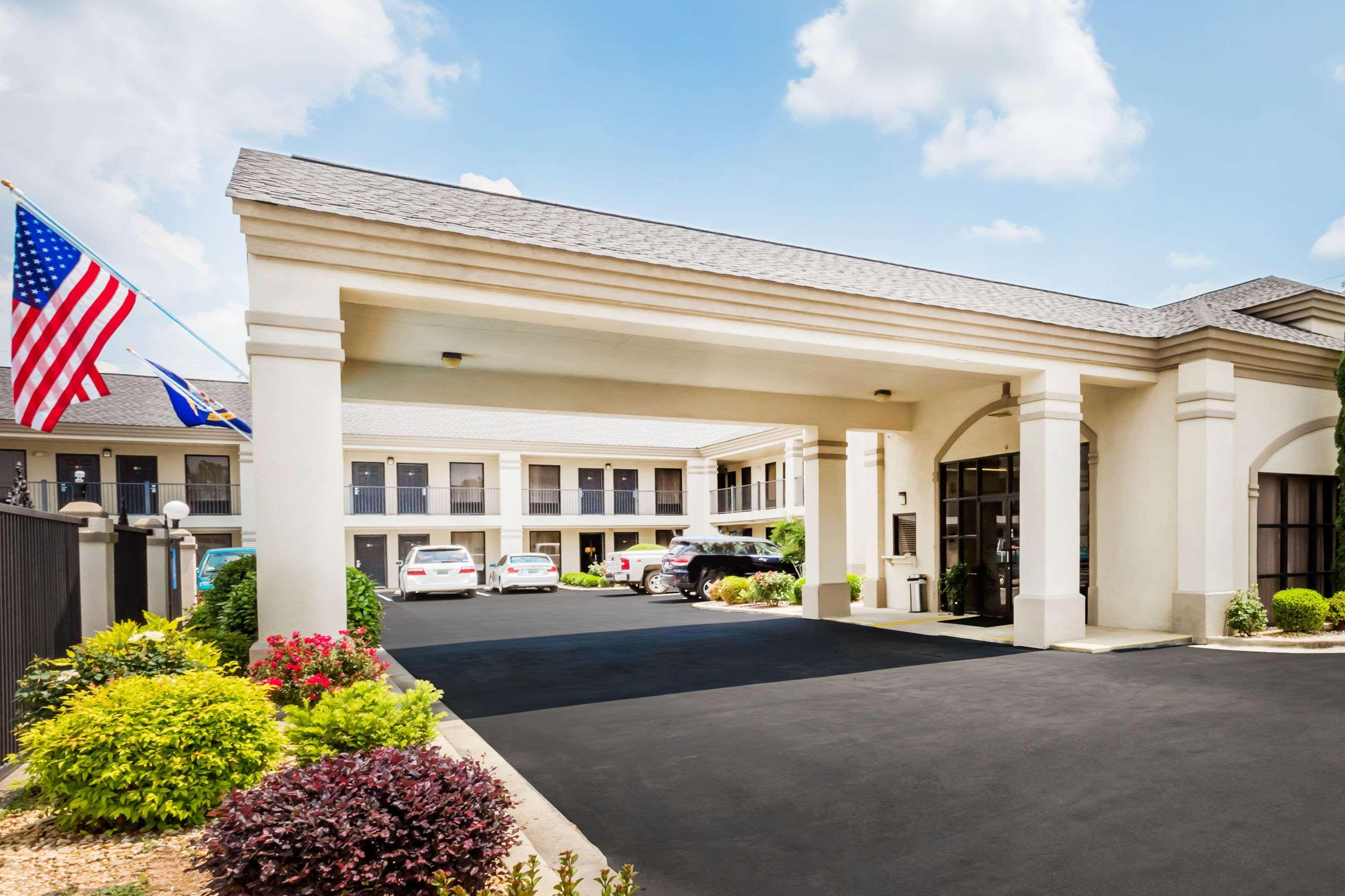 Days Inn - Oneonta Bagian luar foto